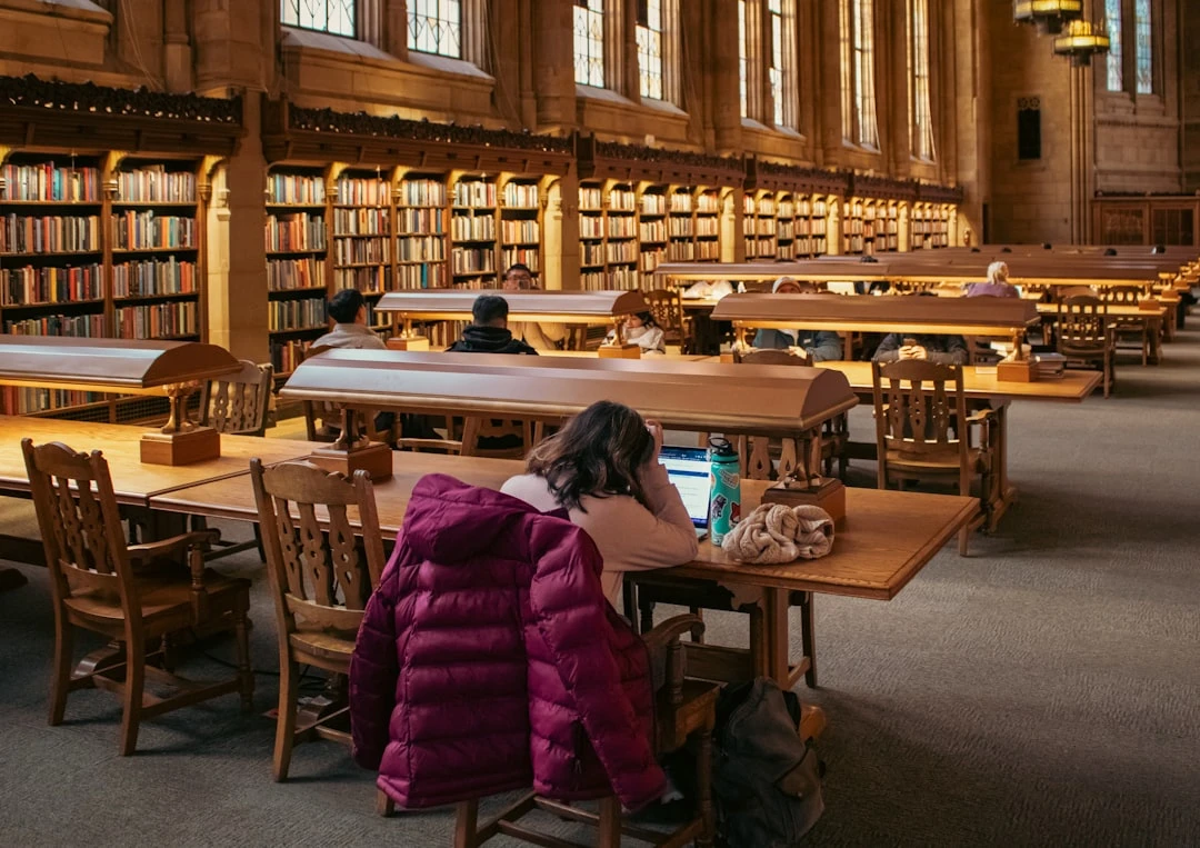 Hình ảnh nghiên cứu và chọn trường du học Mỹ