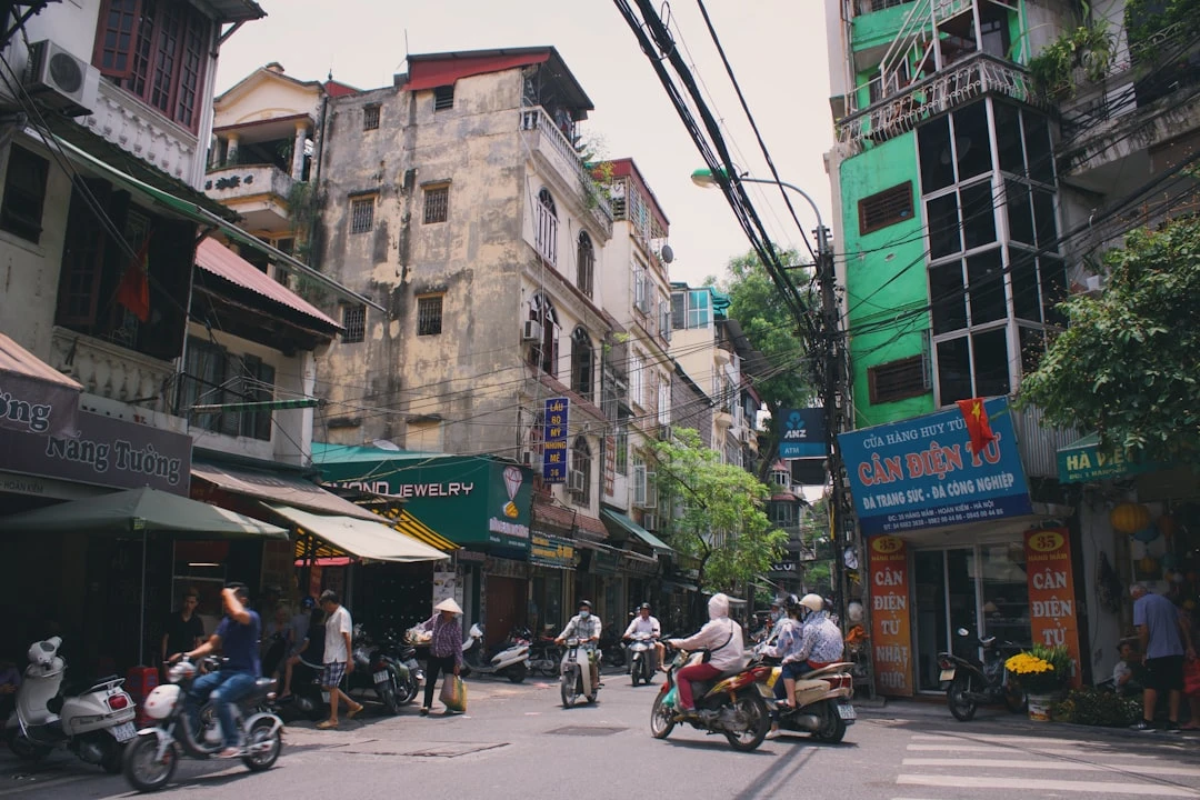 Hình ảnh về học bổng và hỗ trợ tài chính trong du học quân sự.