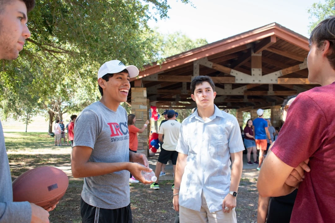Học sinh đa dạng tại một trường trung học Mỹ