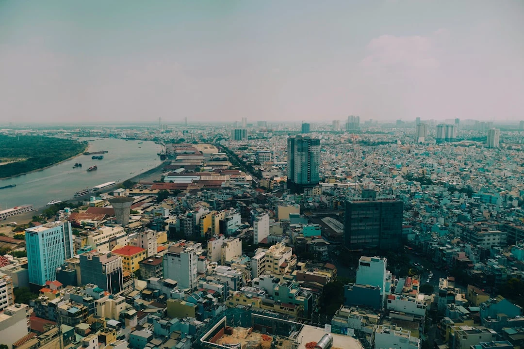 Du Học Sinh Mỹ Về Việt Nam: Cơ Hội Thực Tế và Thách Thức Cần Biết