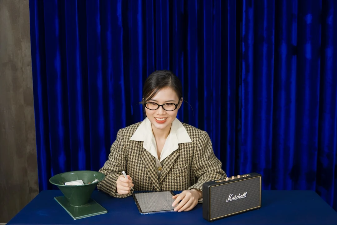 Sinh viên ôn luyện cho chứng chỉ tiếng Anh để du học ngành quản trị kinh doanh tại Mỹ.