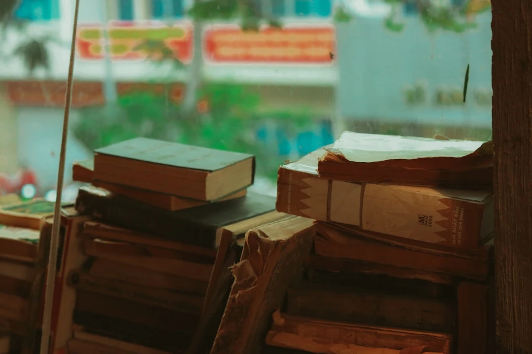 Sinh viên Việt Nam học tập trong thư viện đại học chất lượng cao